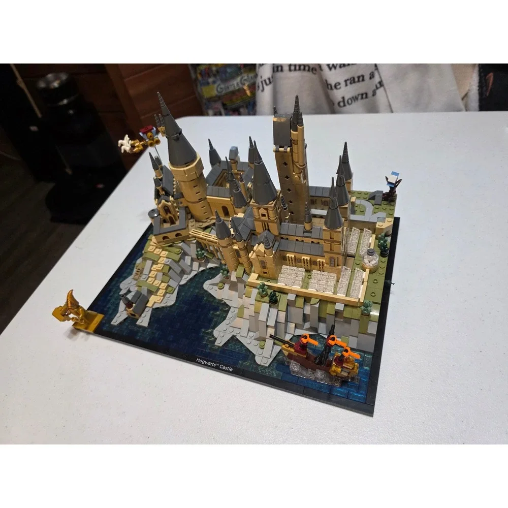 Lego Harry Potter 76419 Hogwarts Castle and Grounds Built Set Display Model